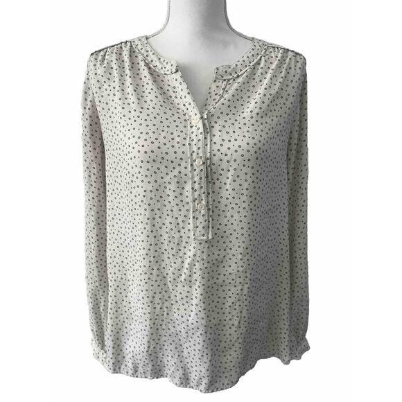 🎉Ann Taylor LOFT Off White Long Sleeve Blouse Button Up Size M - Picture 1 of 7